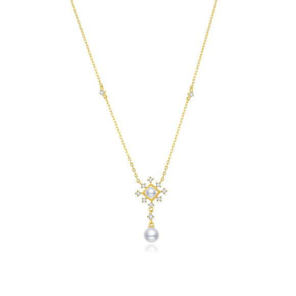 Snowflake Vintage Pearl Necklace
